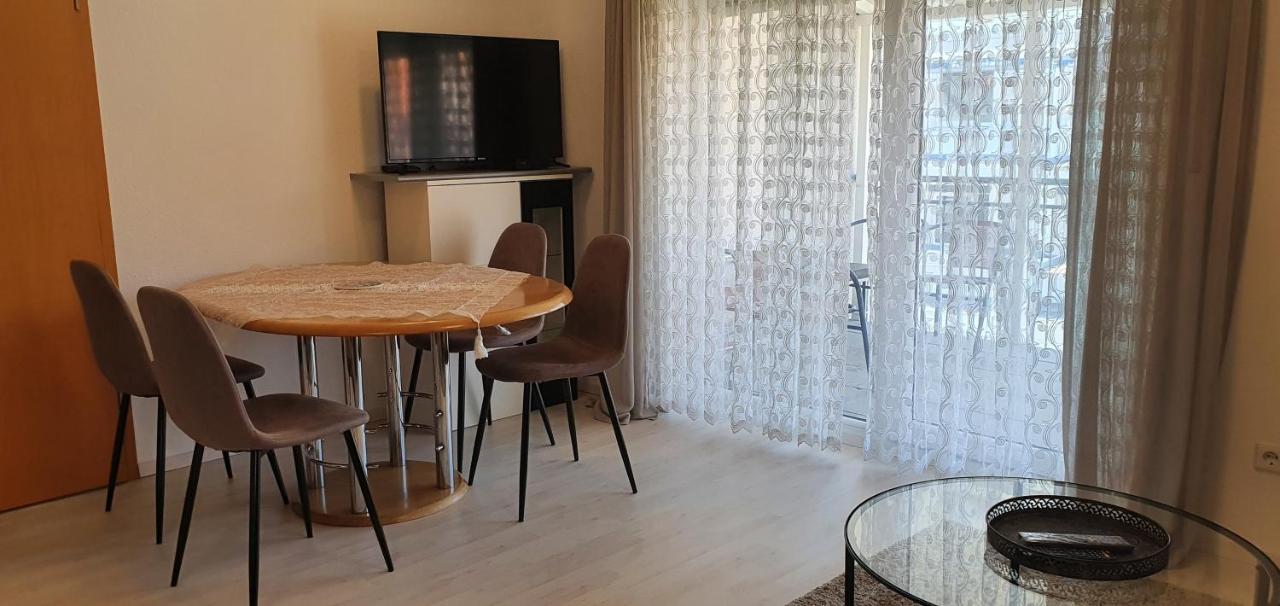 Outletcity Ferienwohnung 2 Metzingen  Buitenkant foto