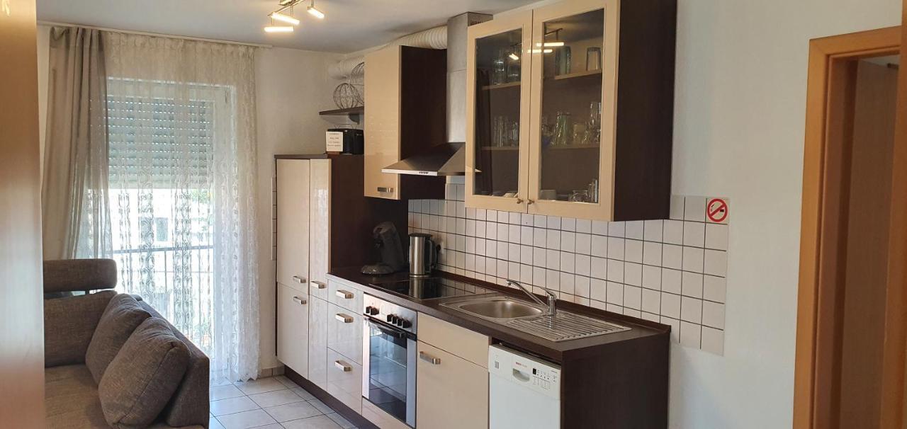 Outletcity Ferienwohnung 2 Metzingen  Buitenkant foto