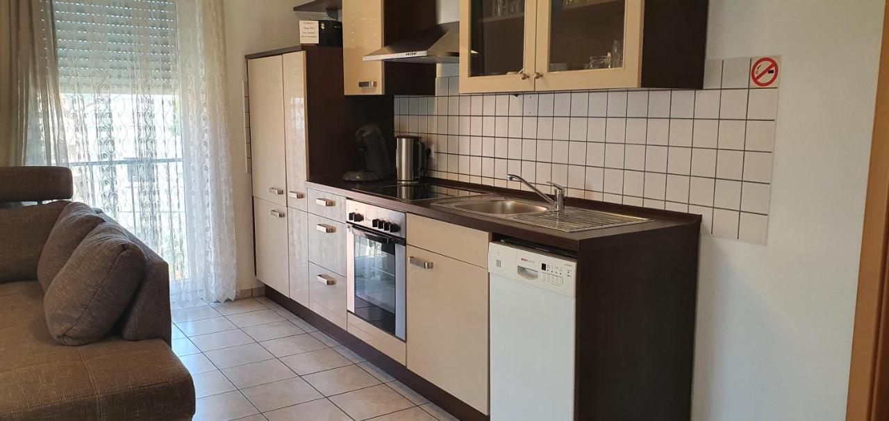 Outletcity Ferienwohnung 2 Metzingen  Buitenkant foto