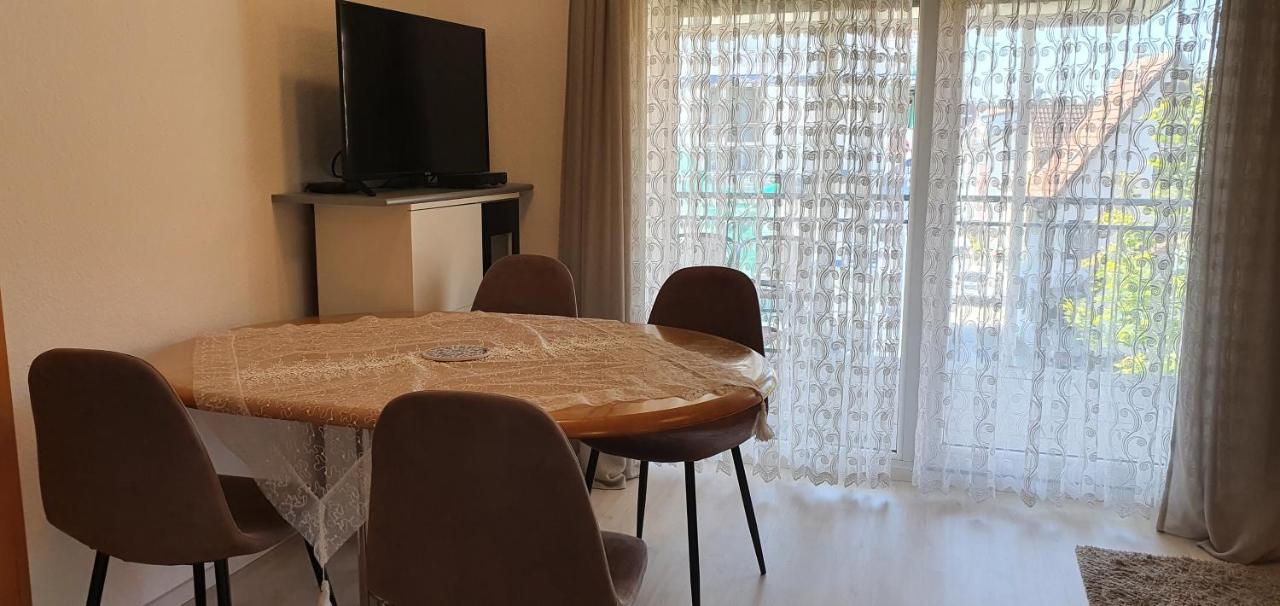 Outletcity Ferienwohnung 2 Metzingen  Buitenkant foto